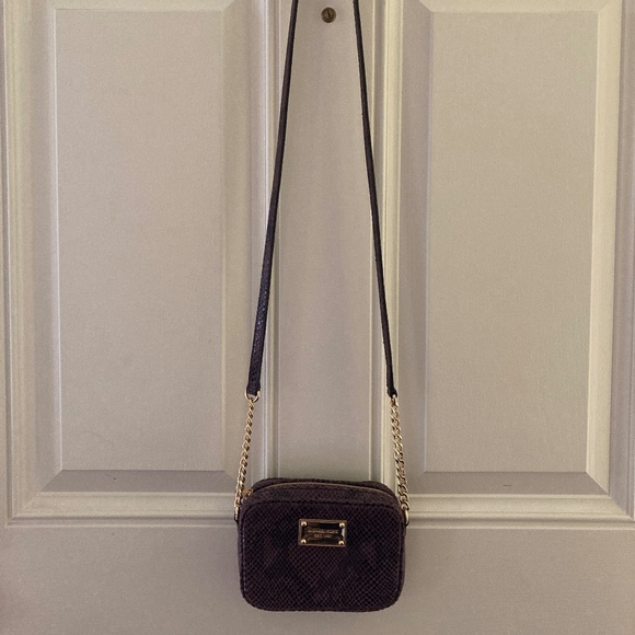 Michael Kors Purple Snake Embossed Leather Jet Set Crossbody Bag/32S12JSC1E/NEW - Picture 1 of 9